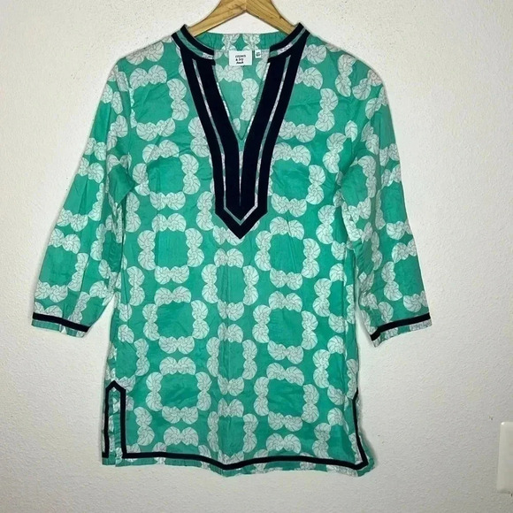 crown & ivy Tops - Crown and Ivy beach tunic/dress size XS